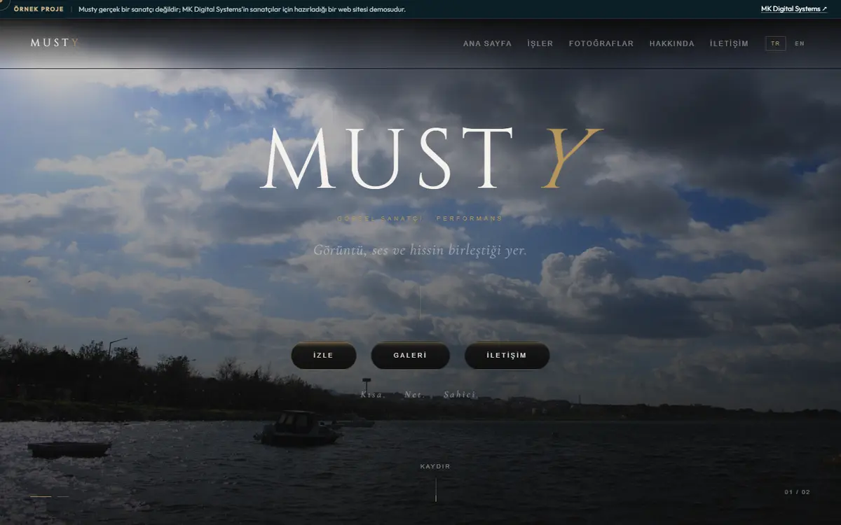 Musty portfolyo sitesinin açılış ekranı